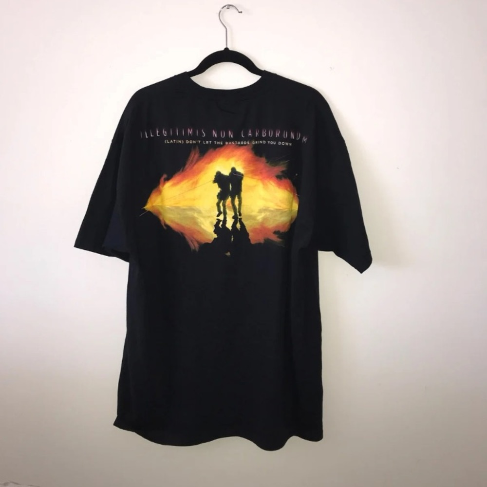 Black t shirt